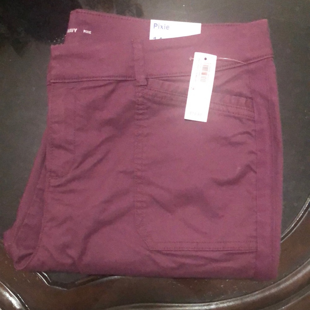 Old Navy Pixie Pants in dark mauve.  Size 14